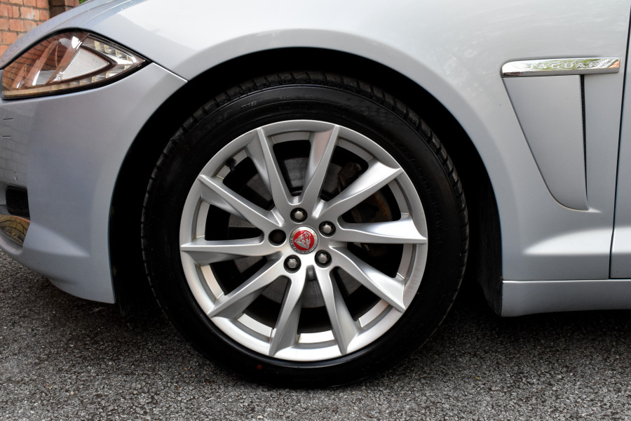Jaguar XF 