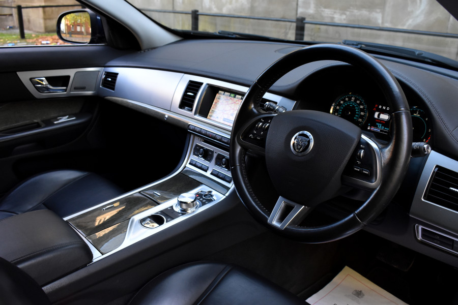 Jaguar XF 