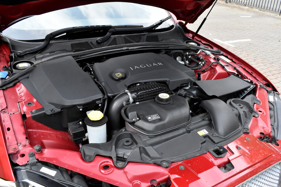 Jaguar XF 
