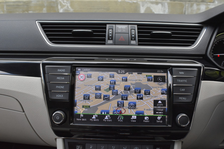 SKODA Superb 