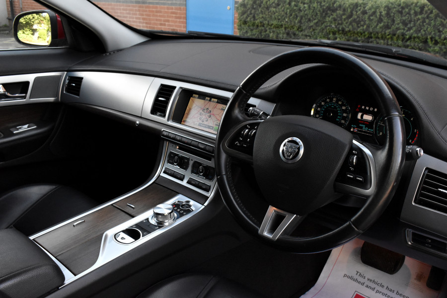 Jaguar XF 