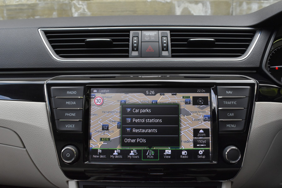 SKODA Superb 