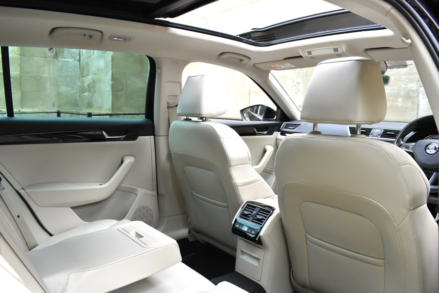 SKODA Superb 