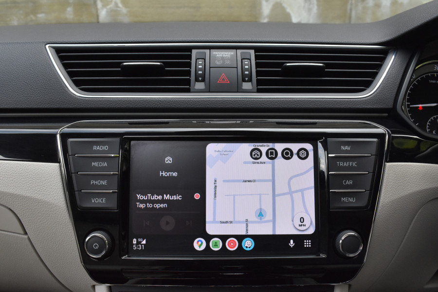 SKODA Superb 