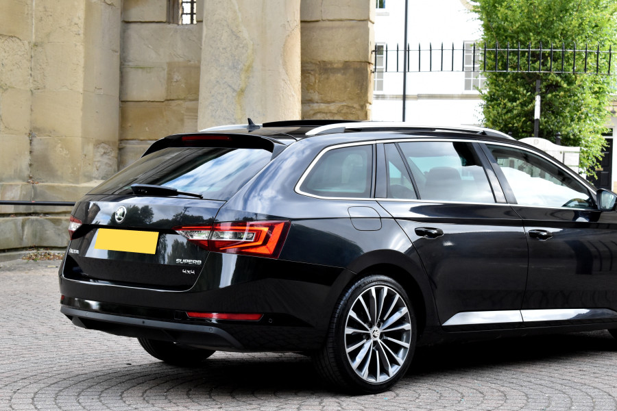 SKODA Superb 