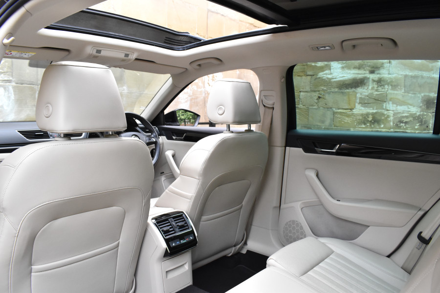 SKODA Superb 